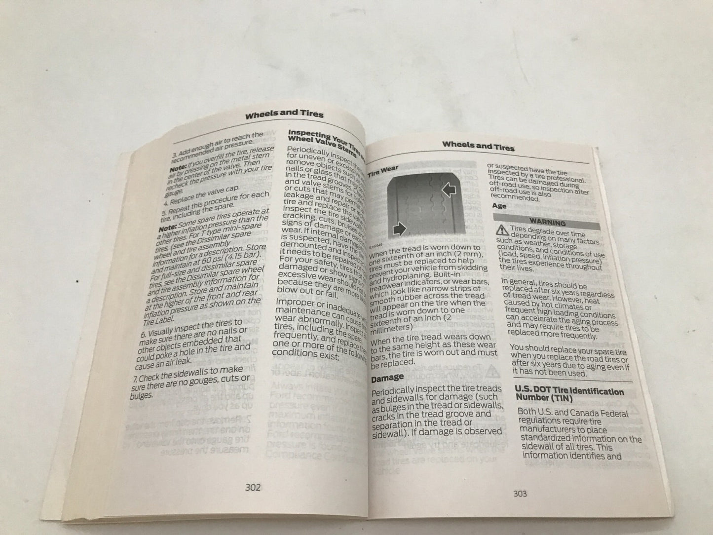 2017 Ford Fusion Owners Manual OEM C04B36011