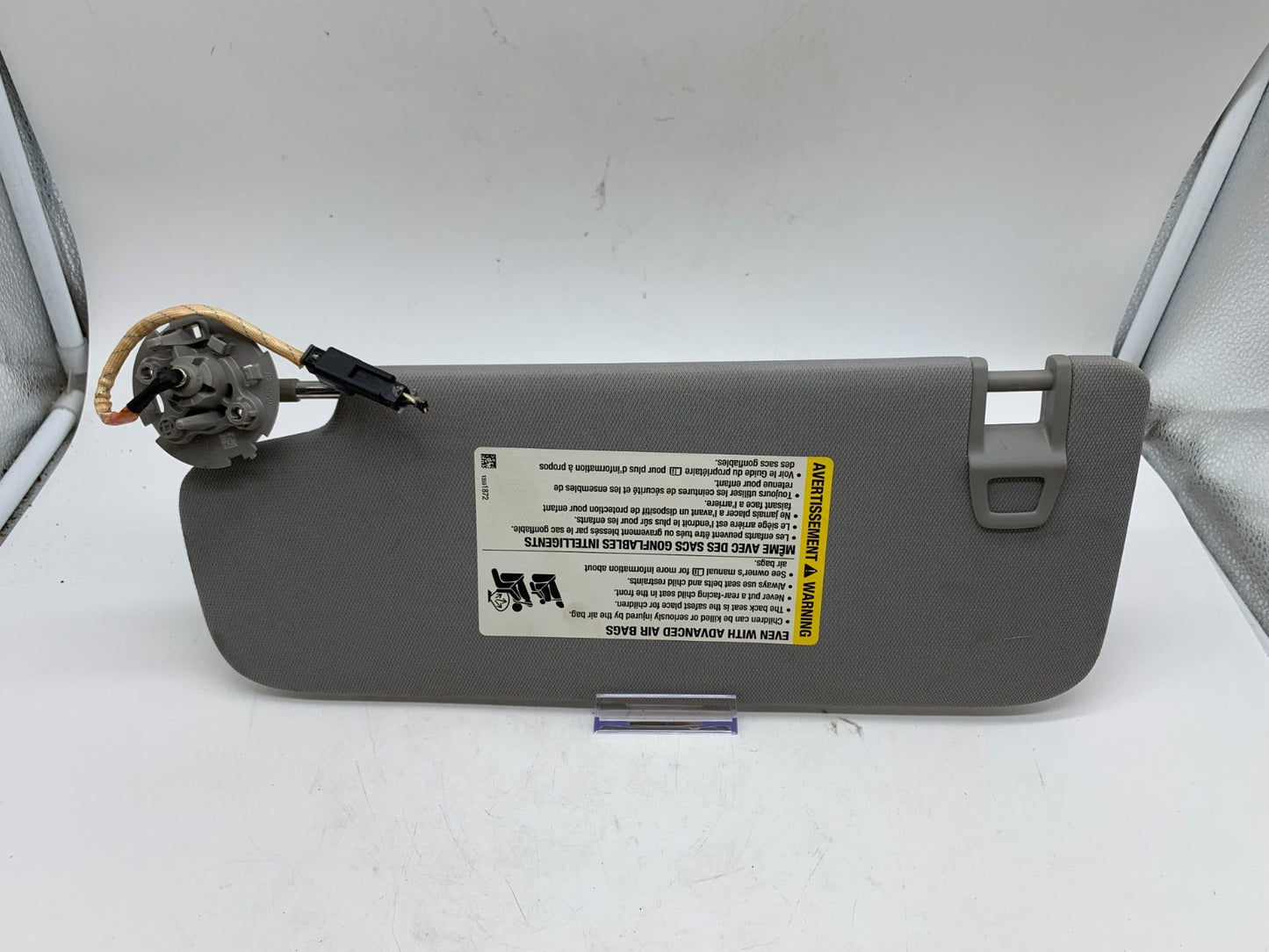 2018-2024 Chevrolet Equinox Passenger Sun Visor Gray OEM B01B28006