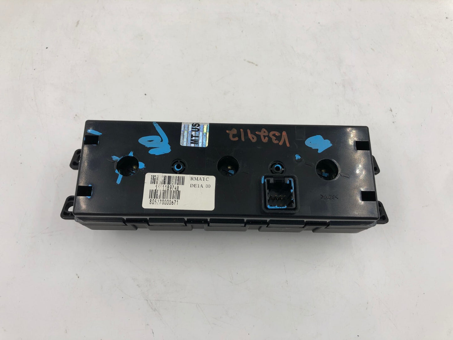 2009-2011 Volkswagen Routan Rear AC Heater Climate Control Unit OEM E02B70003