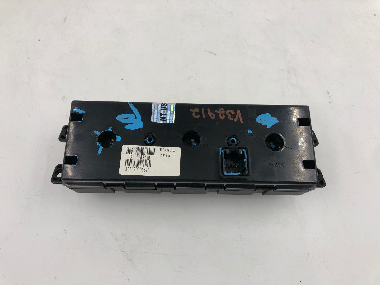 2009-2011 Volkswagen Routan Rear AC Heater Climate Control Unit OEM E02B70003