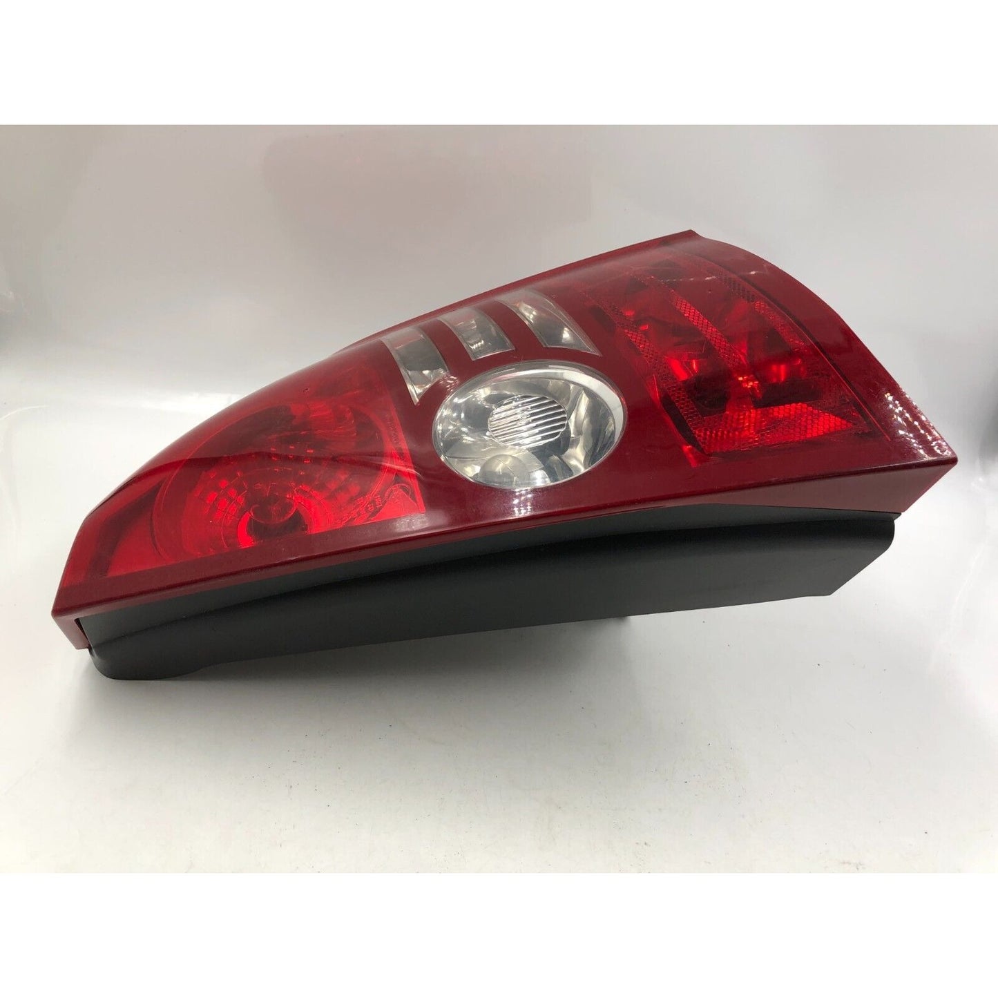 2008-2010 Chrysler 300 Passenger Side Tail Light Taillight OEM D03B24046