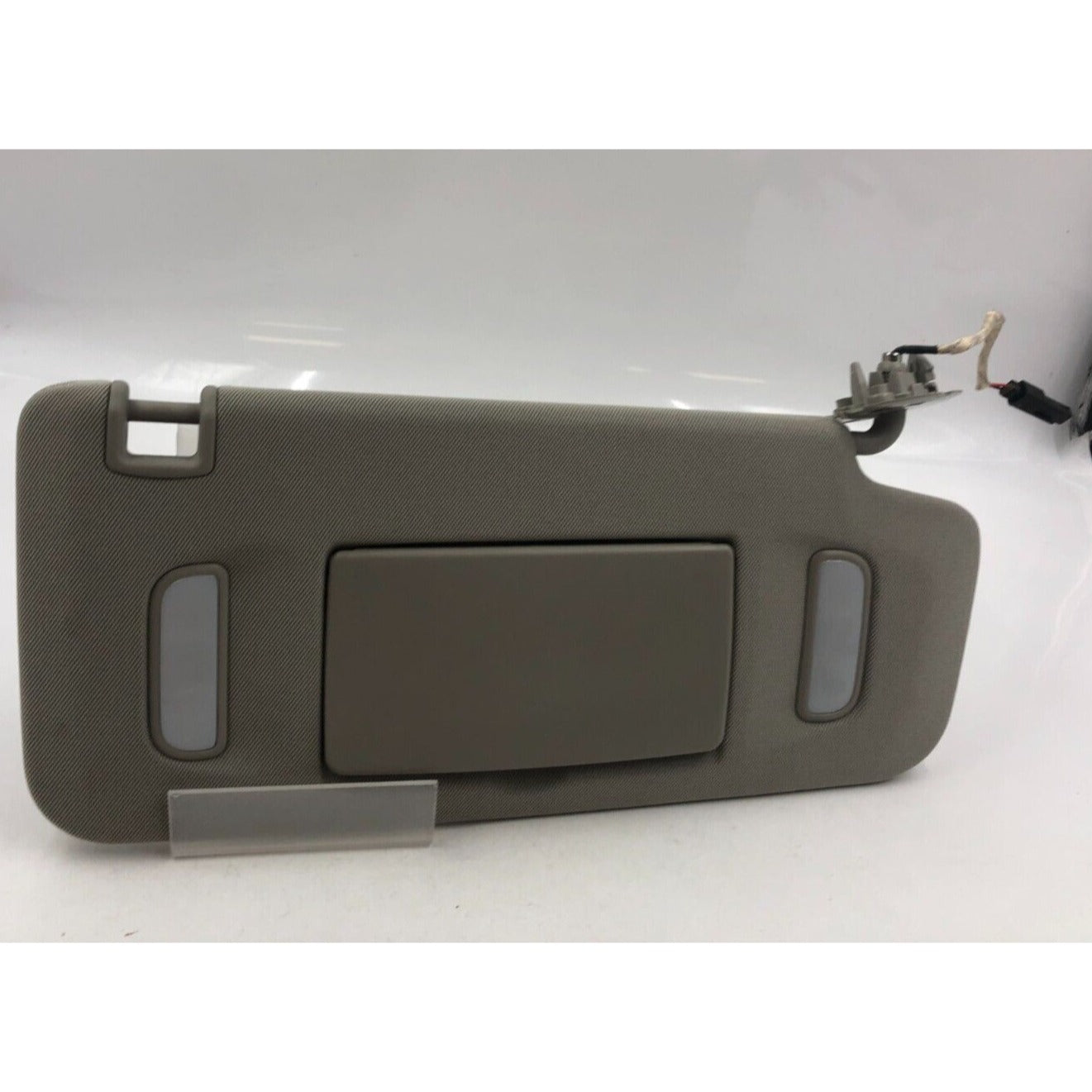 2013-2019 Chevrolet Trax Passenger Sun Visor Sunvisor Gray Illuminated B04B40084