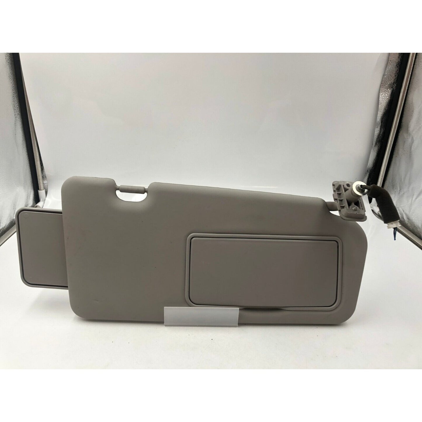 2006-2014 Kia Sedona Passenger Sun Visor Sunvisor Gray Illuminated OEM A01B50034