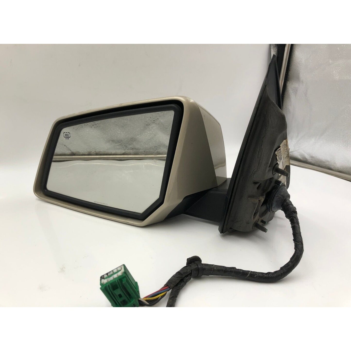 2007-2008 GMC Acadia Driver Side View Power Door Mirror Champaign OEM A02B57002