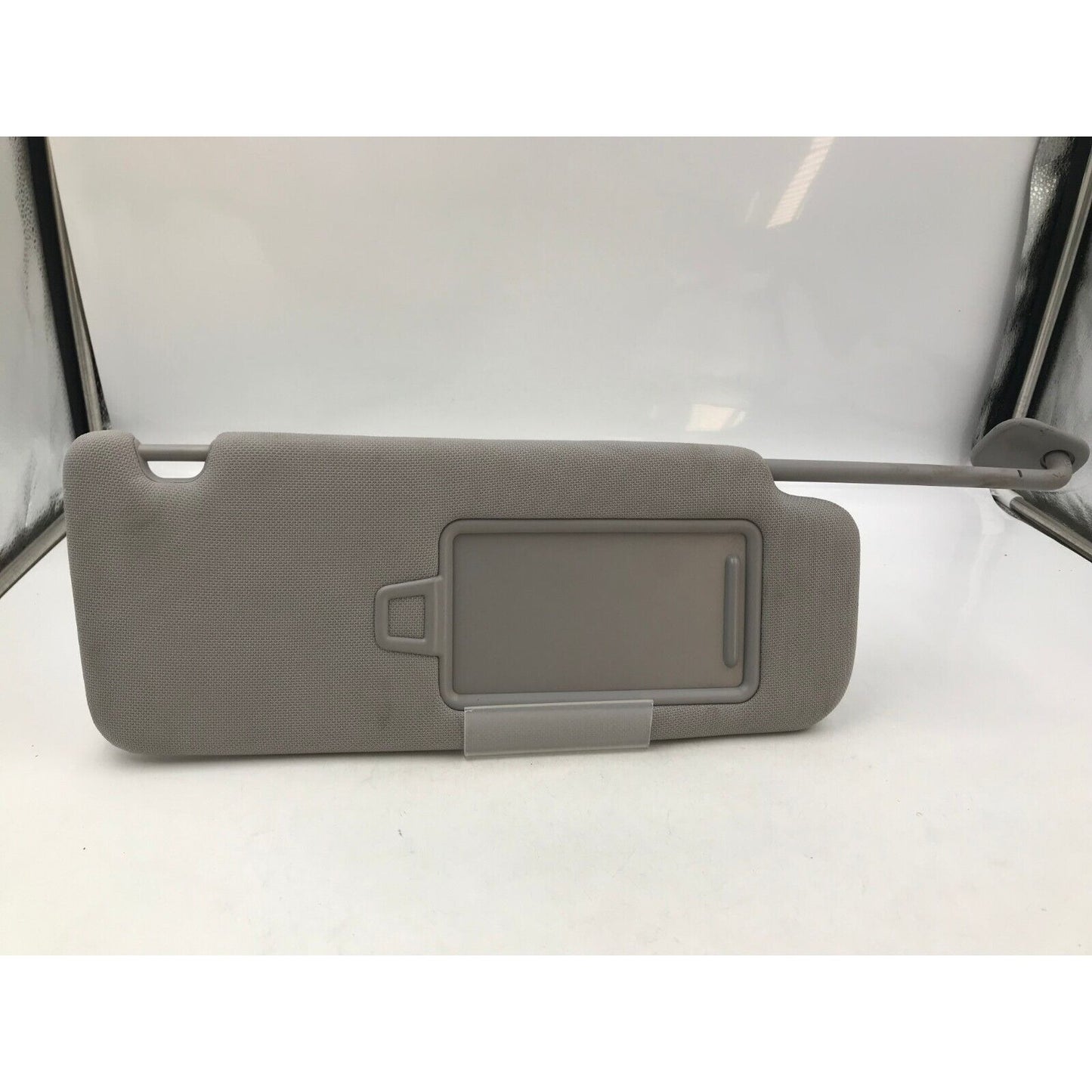 2015-2019 Hyundai Sonata Passenger Sun Visor Sunvisor Gray Illuminated E04B15086