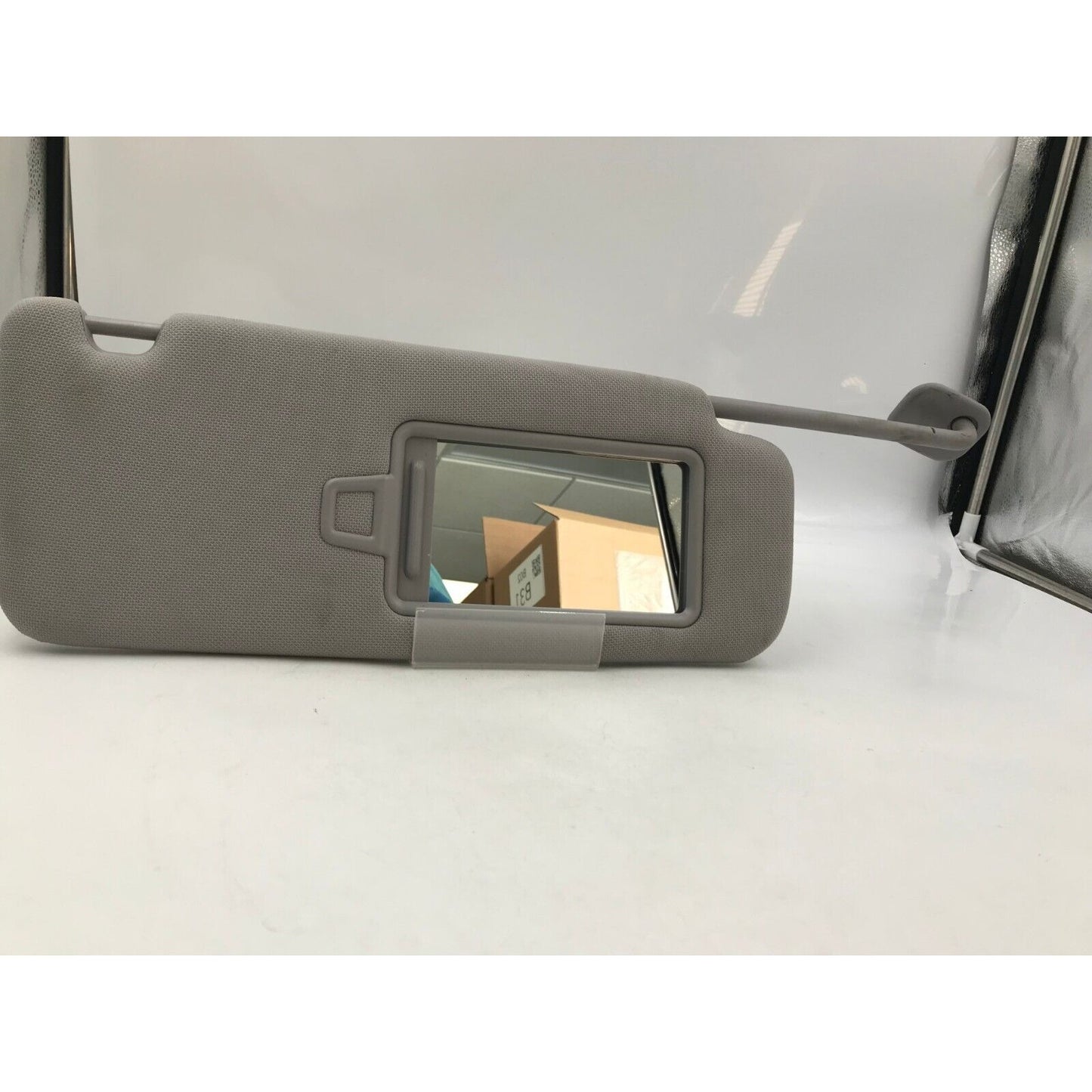 2015-2019 Hyundai Sonata Passenger Sun Visor Sunvisor Gray Illuminated E04B15086