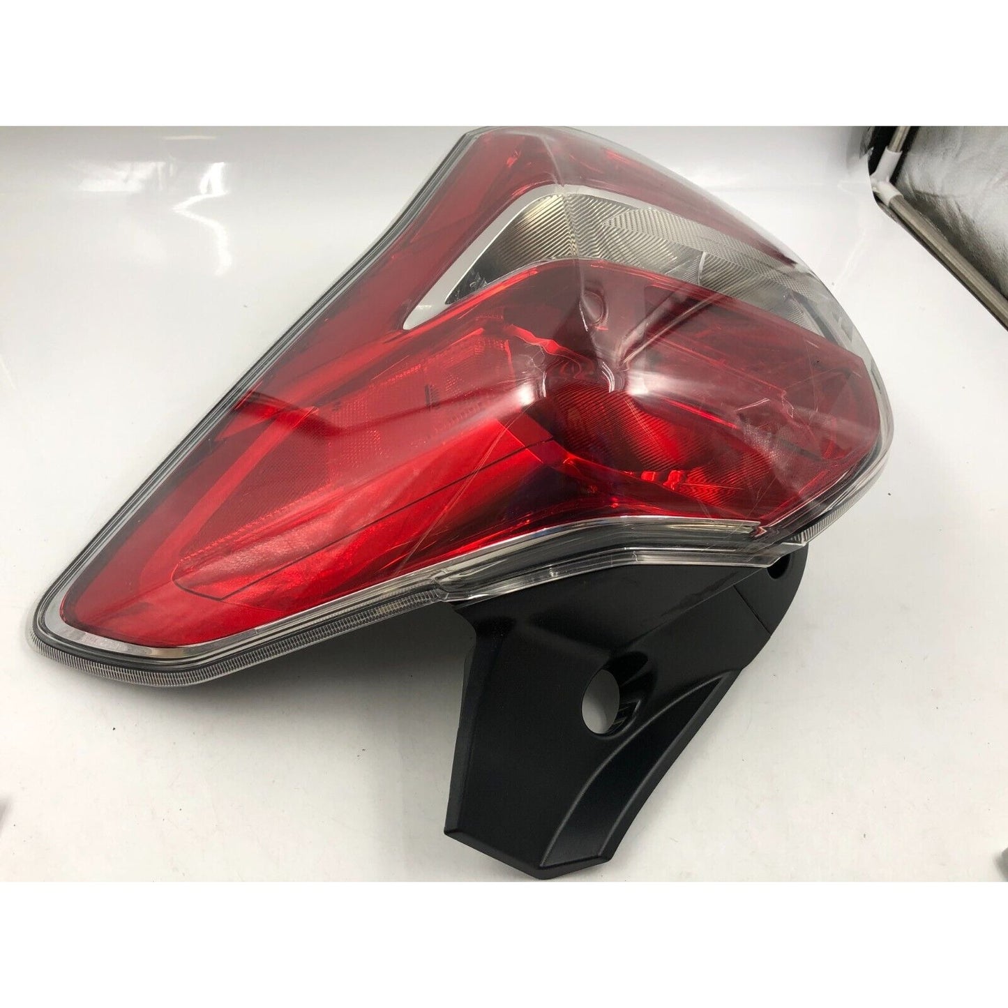 2014-2016 Subaru Forester Passenger Side Tail Light Taillight OEM G01B39040