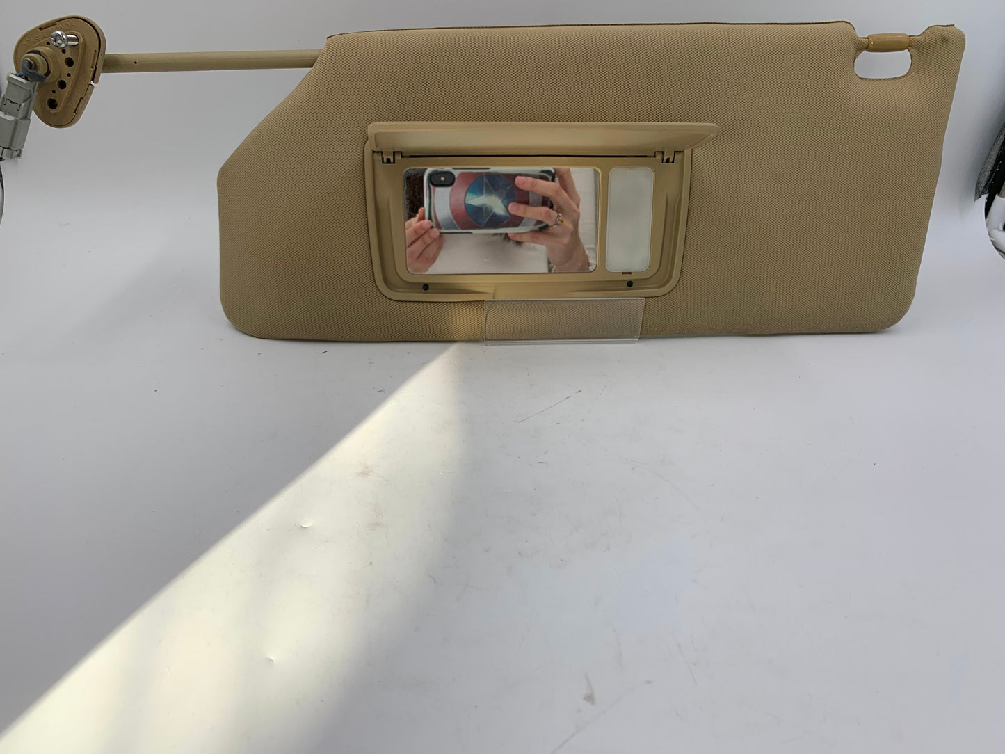 2006-2010 Honda Odyssey Driver Sun Visor Sunvisor Tan Illuminated OEM A04B16034