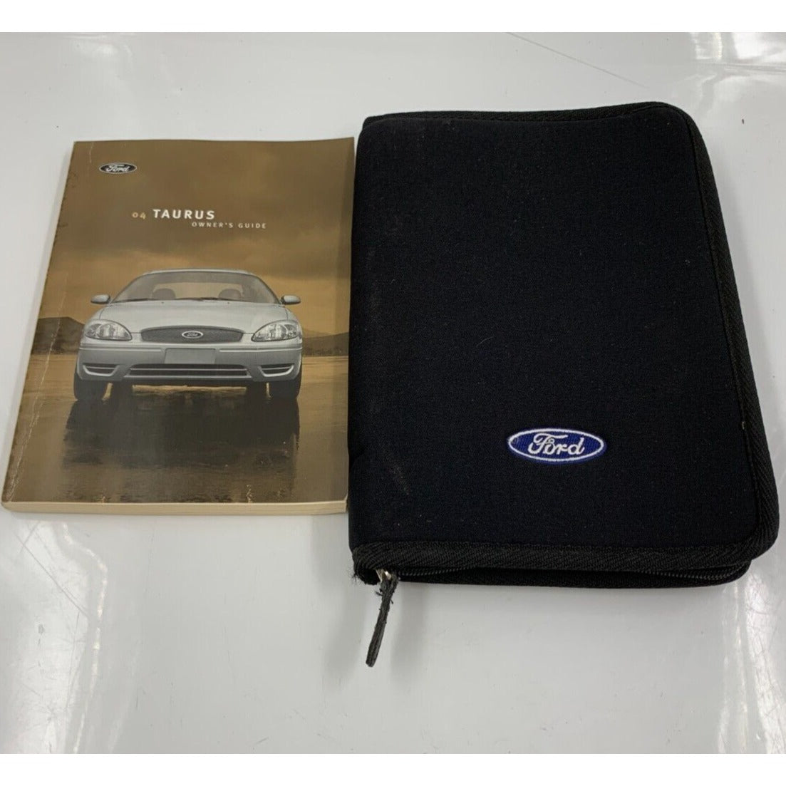 2004 Ford Taurus Owners Manual with Case OEM D04B33084